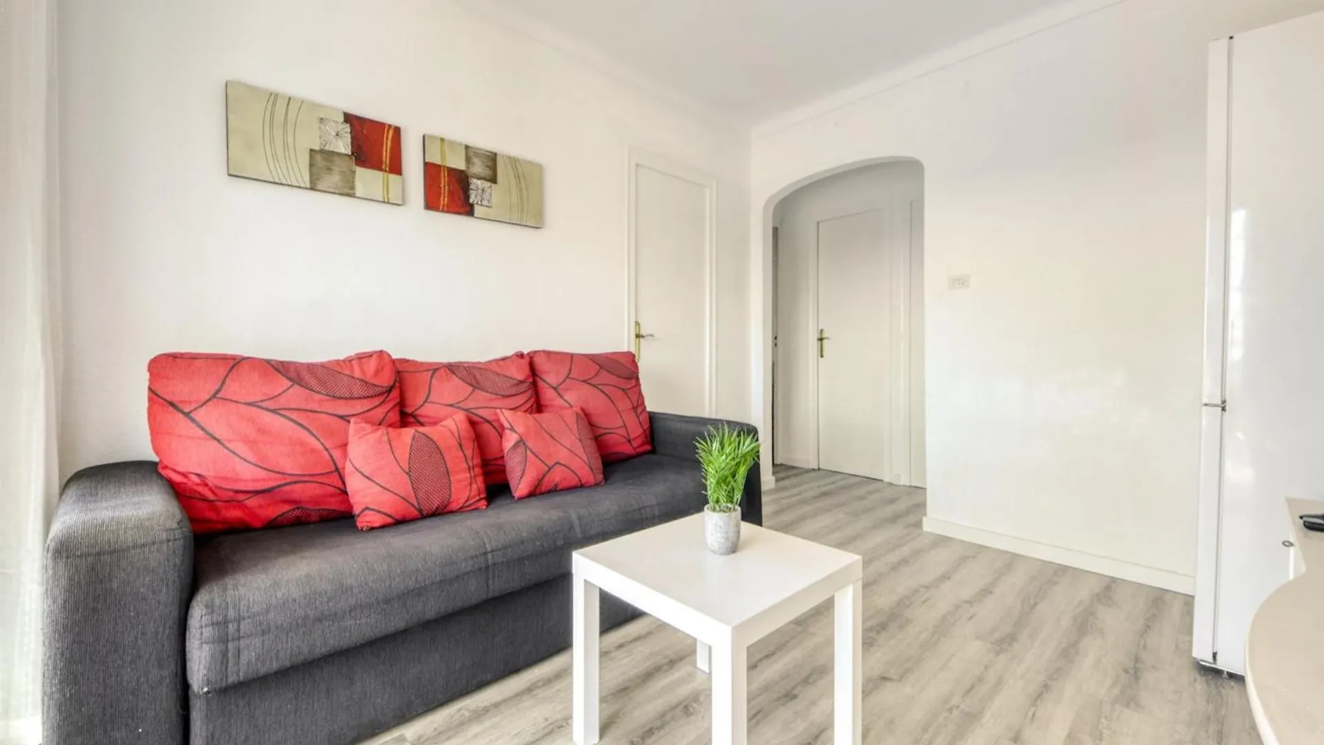 Cozy Apartment In Roses Centro
