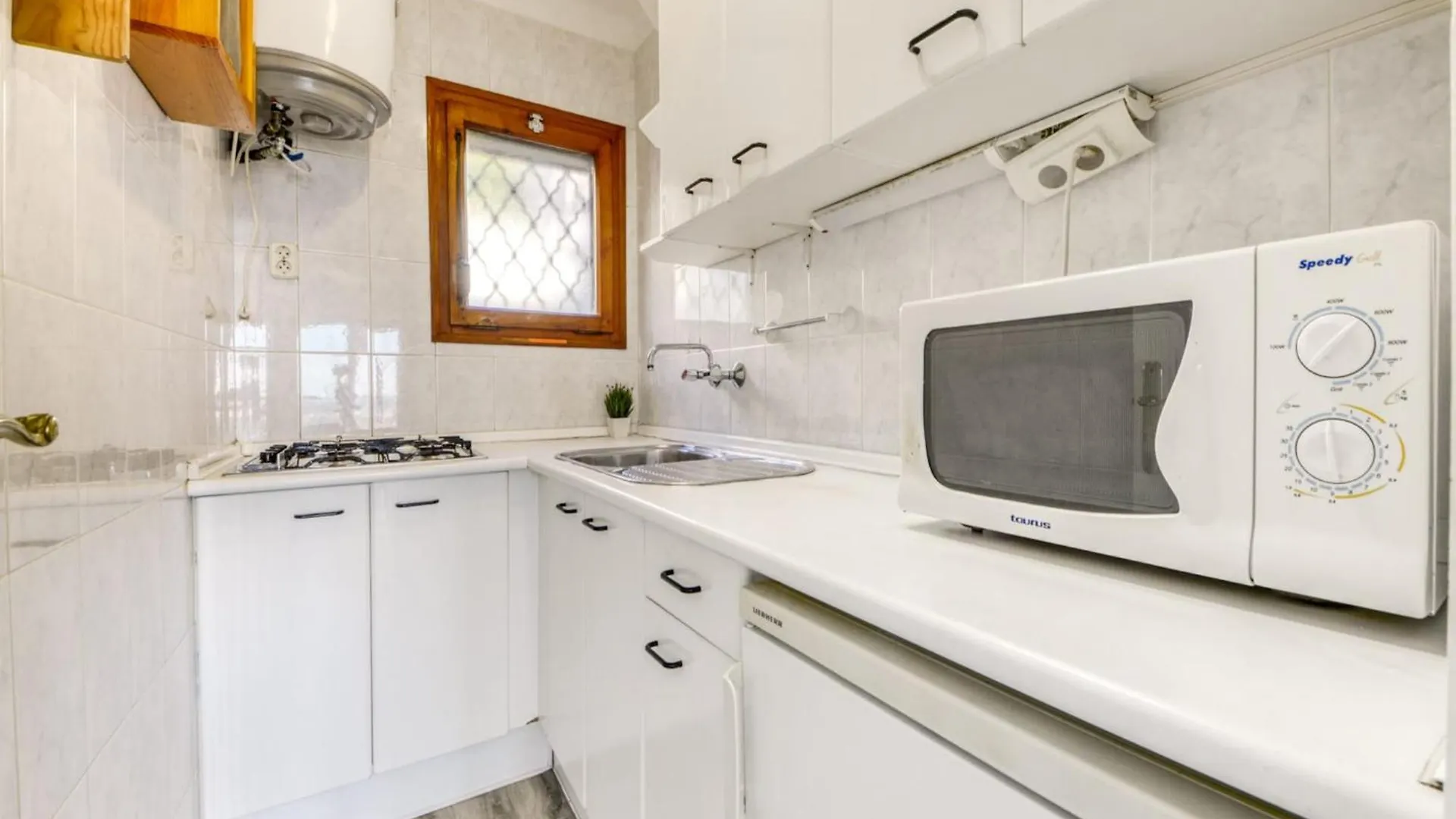 Cozy Apartment In Roses Centro