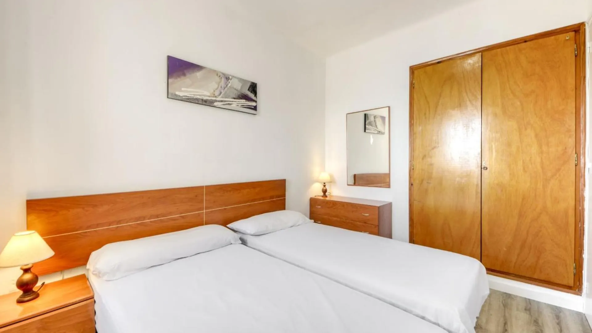 Cozy Apartment In Roses Centro