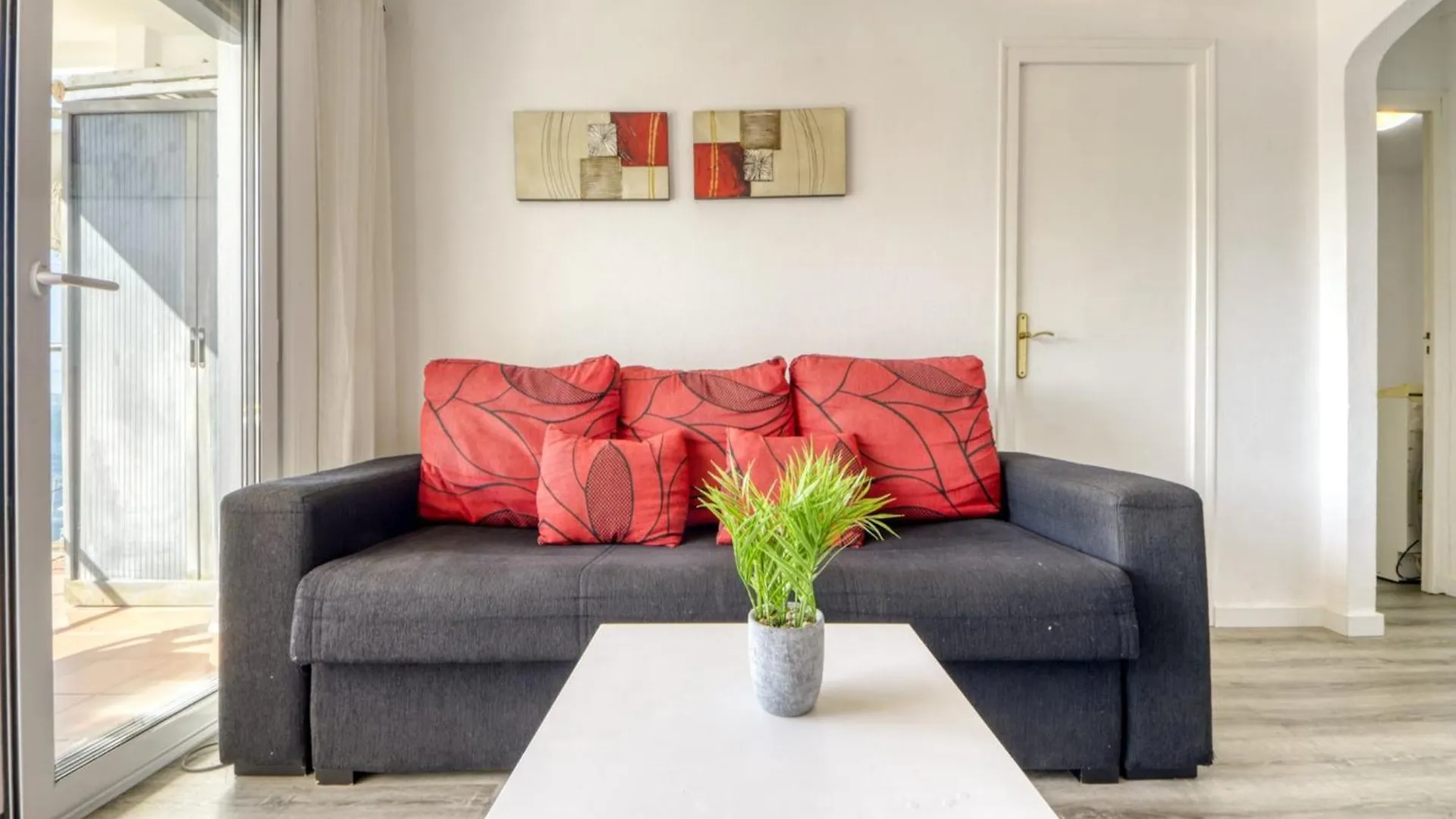 Cozy Apartment In Roses Centro