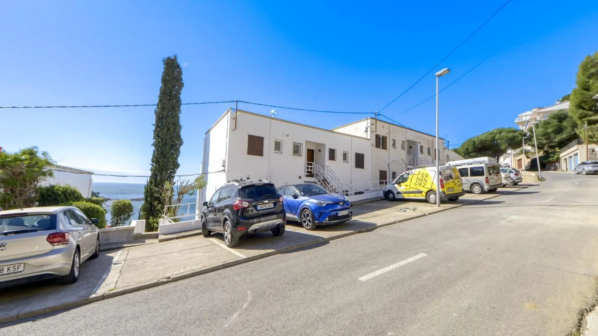 Cozy Apartment In Roses Centro contacts